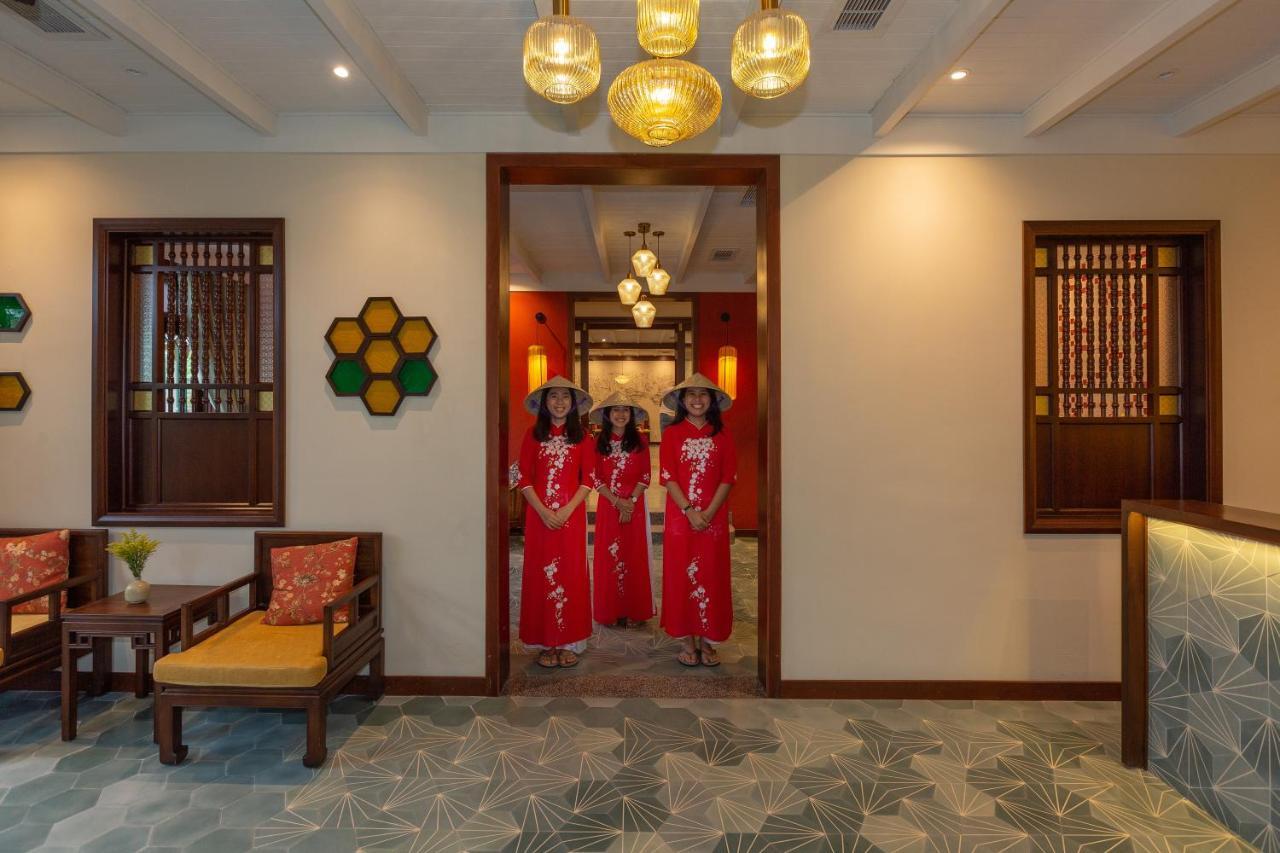 Cozy Savvy Boutique Hotel Hoi An Exteriér fotografie The lobby of the hotel